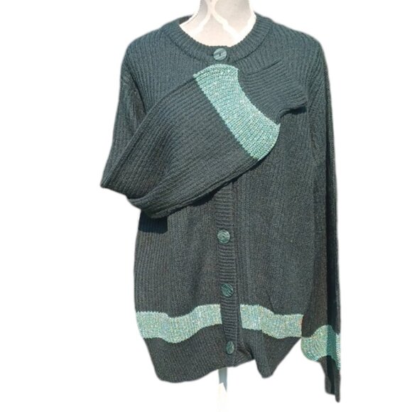 NEW WITH TAGS! Yest 8 Dark Forest Green Button Up Sweater (4453) - Picture 4 of 8